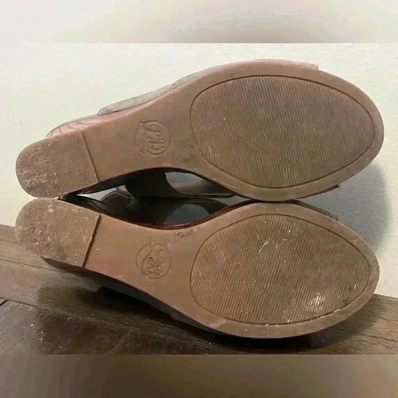 Lucky Brand Wedge Sandals Lattela Grey Suede Womens size 8 - Picture 9 of 9